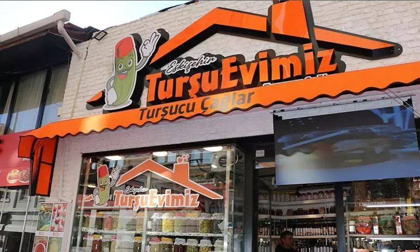 ‘Neşeli Günler’ filmi gerçek oldu! Boşanan çift aynı sokakta rakip oldu: “Keşke Sadece limon mu sirke mi kavgası olsa…” - Resim: 11