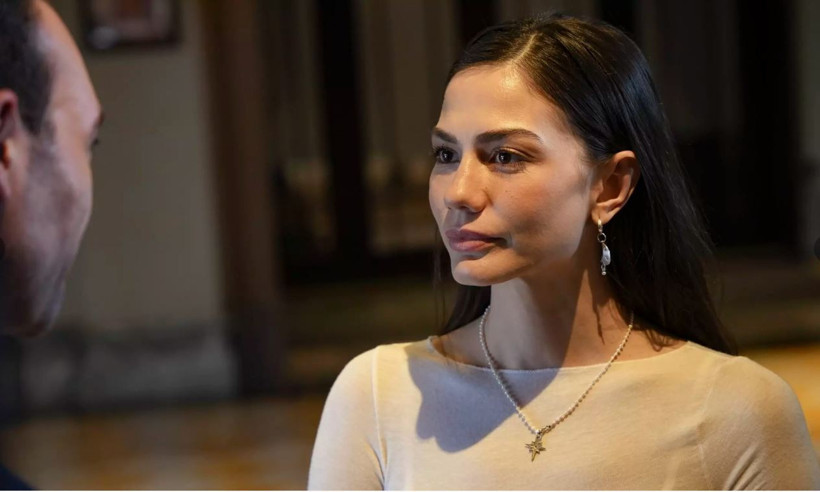 Eşref Rüya'nın Nisan'ı Demet Özdemir Beşiktaşlı Emirhan Topçu ile aşk mı yaşıyor? Yaş farkı dikkat çekti! - Resim : 13