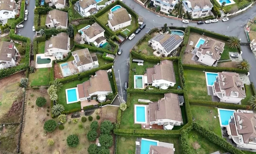 Özcan Deniz'den eşi ve çocuğu için kritik hamle! Kardeş kavgasında son perde - Resim: 26