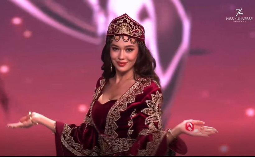 Hürrem Sultan gibi sahneye çıktı: Türkiye güzeli Ceren Arslan Kainat Güzellik Yarışması'na damga vurdu! - Resim : 9