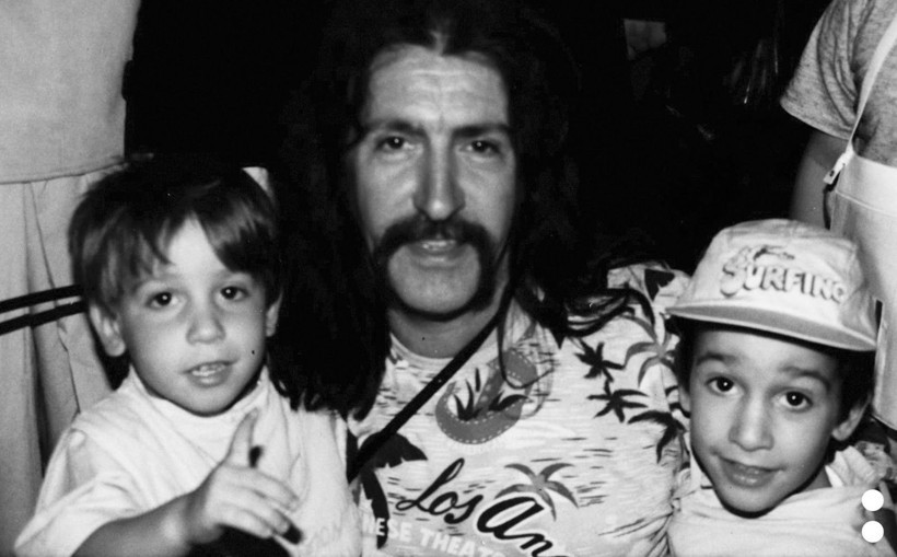 Türk Müziği’nin dev ismi Barış Manço’nun hiç görmediğiniz çocukluk karesi olay oldu! 7'den 77'ye herkesin sevgilisiydi - Resim: 48