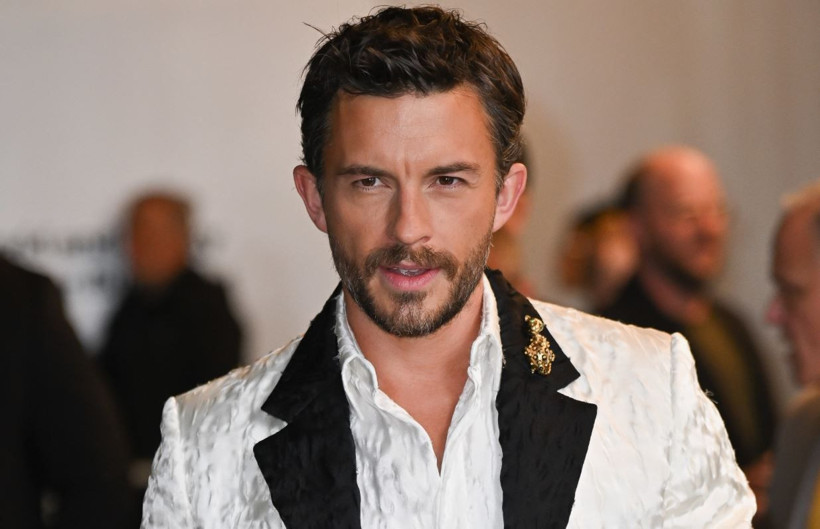 2025 yılının yaşayan en seksi erkeği Jonathan Bailey seçildi! Bridgerton ve Wicked’in yıldızı eşcinsel olduğunu açıklamıştı - Resim: 31
