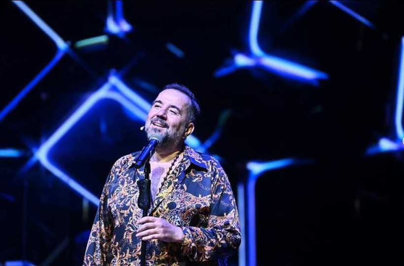 Ünlü komedyen Ata Demirer sevgilisi Dilara Alemdar aşıklar şehri Paris’te: 30 kilo verip bambaşka biri olmuştu! - Resim : 1