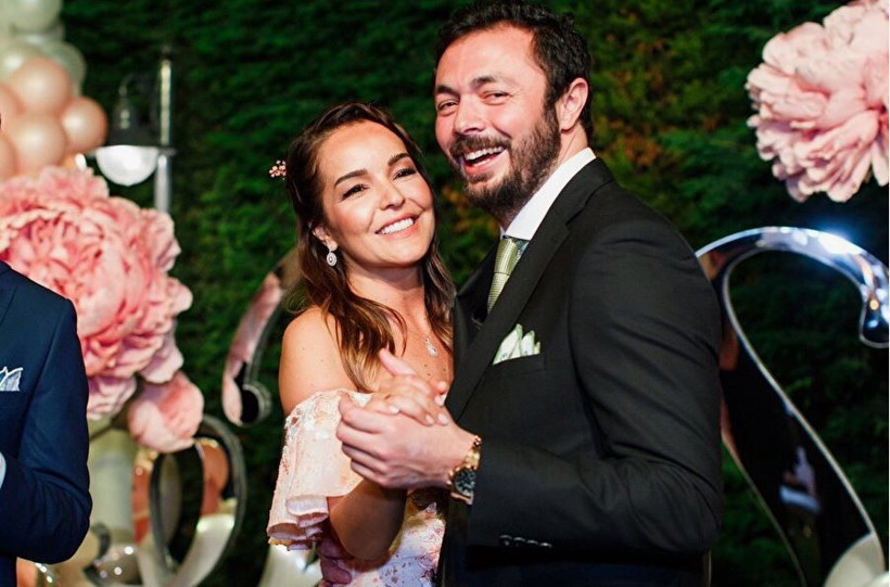 Bengü’den kırmızı kalpli paylaşım: Dedikodular alev aldı! Bir yıl sonra gelen o fotoğraf - Resim : 3