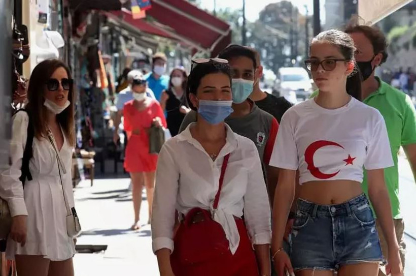 Grip vakalarının yarısı Covid-19. Maskeli günlere geri mi döneceğiz? Ücretsiz aşıdan yaptırın uyarısı - Resim : 3