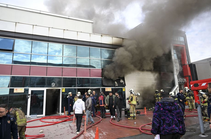 Ankara OSB’de yangın! İtfaiye ekipleri seferber oldu - Resim : 1