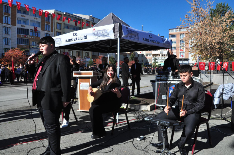 Kars destanı: 105 yıllık bağımsızlık günü coşkuyla kutlandı! - Resim : 9