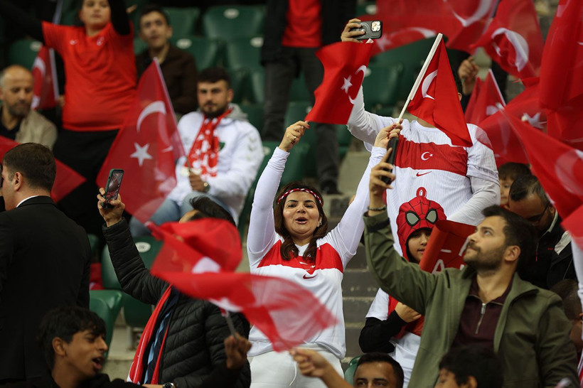 Kocaeli'de milli takıma büyük destek: "Türk önde, Türk ileri!" - Resim: 2