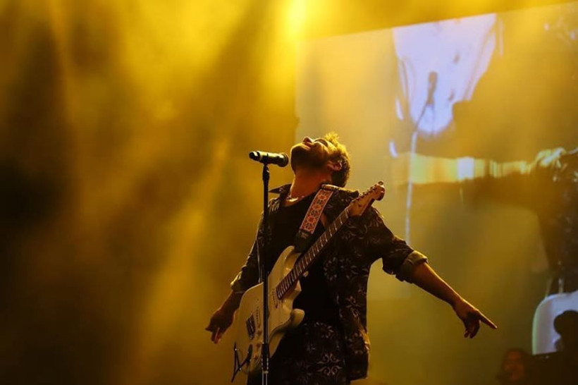 Ünlü şarkıcı Murat Dalkılıç'ın son hali hayranlarını endişelendirdi! 12. kez bıçak altına mı yattı? - Resim: 38