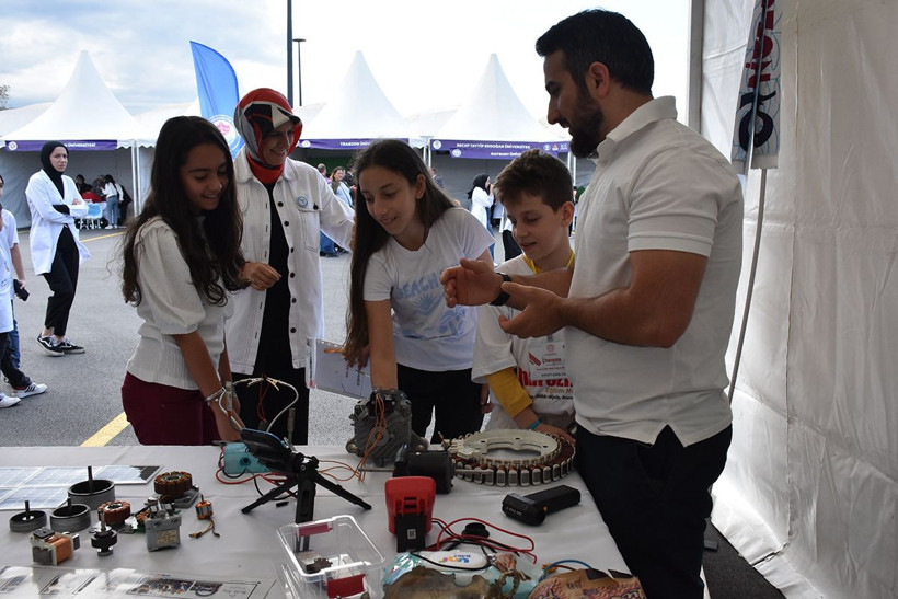 Trabzon’da bilim şöleni başladı: Geleceği şekillendirecek heyecan! - Resim: 12