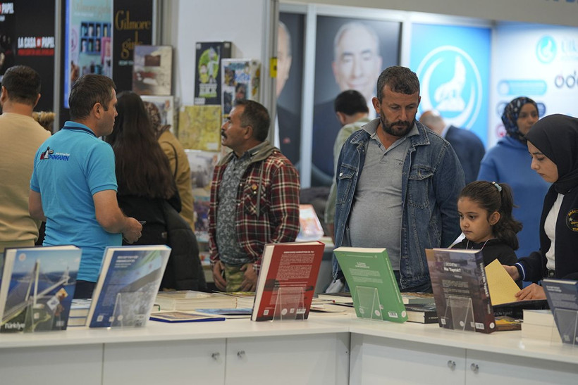 22. Ankara Kitap Fuarı'na veda: 400 bin ziyaretçiyle rekor kırdı! - Resim: 2