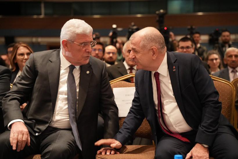 2 partiden ittifak sinyali! 'Bahçeli ile Öcalan'ın kol kola girdiği bu ortamda...' Sosyal medya o fotoğrafı konuşuyor - Resim : 1