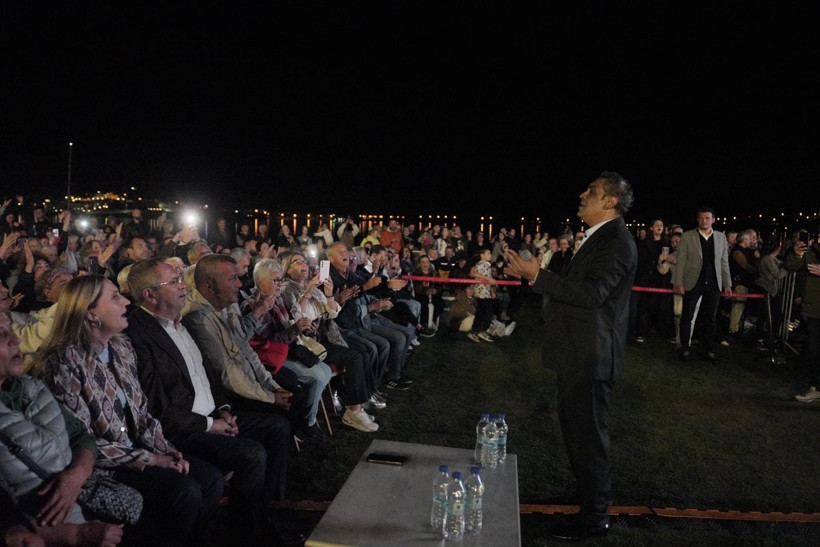 Ege Ayvalık'ı salladı: Binlerce kişi ‘Delice Bir Sevda’ya kapıldı! - Resim : 2