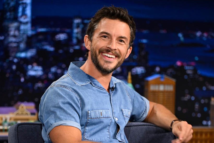 2025 yılının yaşayan en seksi erkeği Jonathan Bailey seçildi! Bridgerton ve Wicked’in yıldızı eşcinsel olduğunu açıklamıştı - Resim: 28