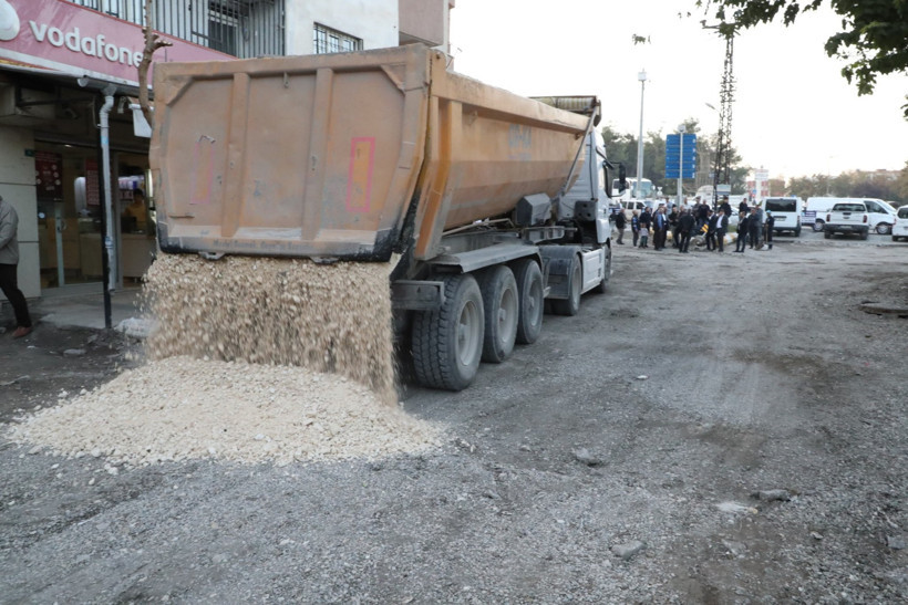 Eyyübiye’de yol sevinci: Asfalt salı günü tamam! - Resim : 3