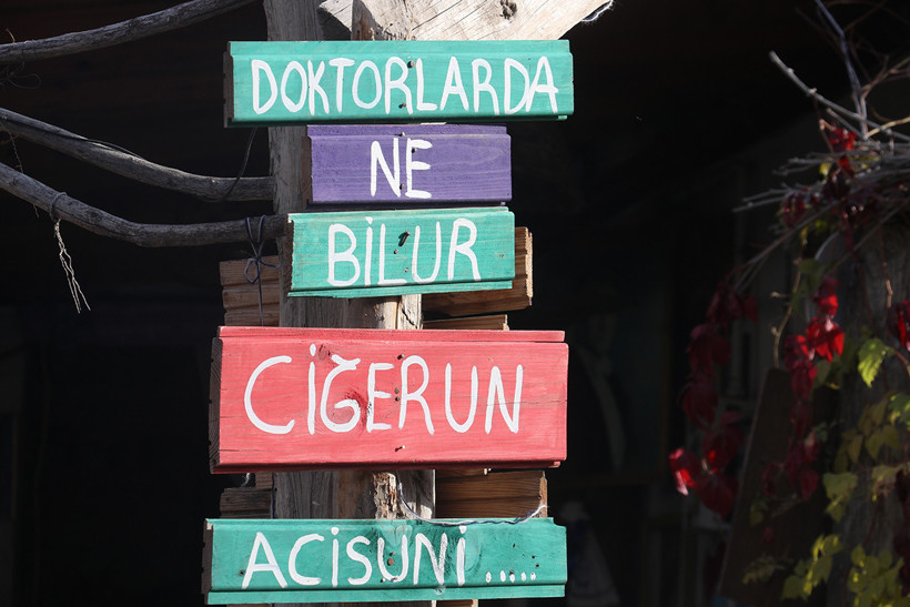 Masal köyü Türkiye’de gerçek oldu: Rengarenk evler arasında kaybolmak isteyenler buraya! Şehirden 40 dakika uzakta - Resim : 2