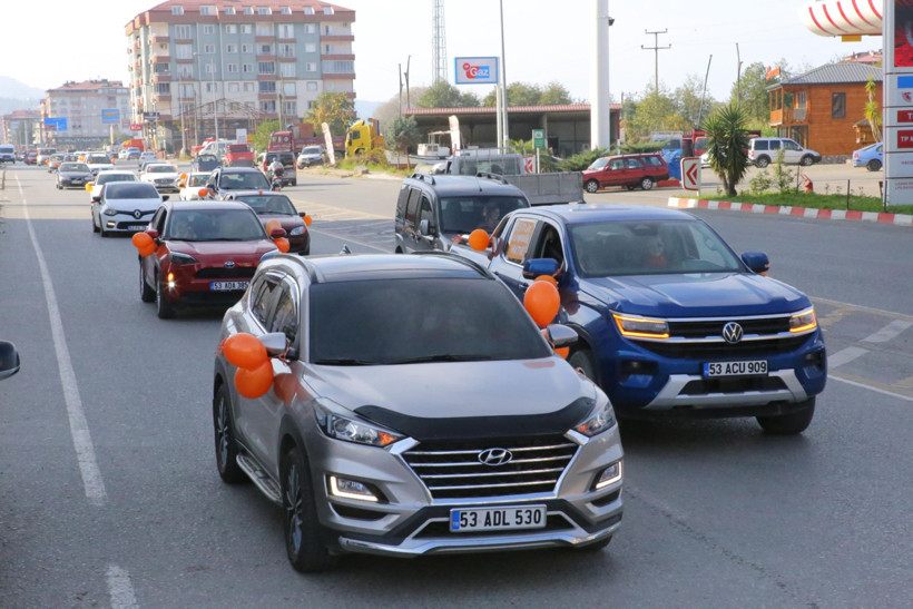 Rize’de kadınlar şiddete karşı direksiyon başına geçti - Resim : 1