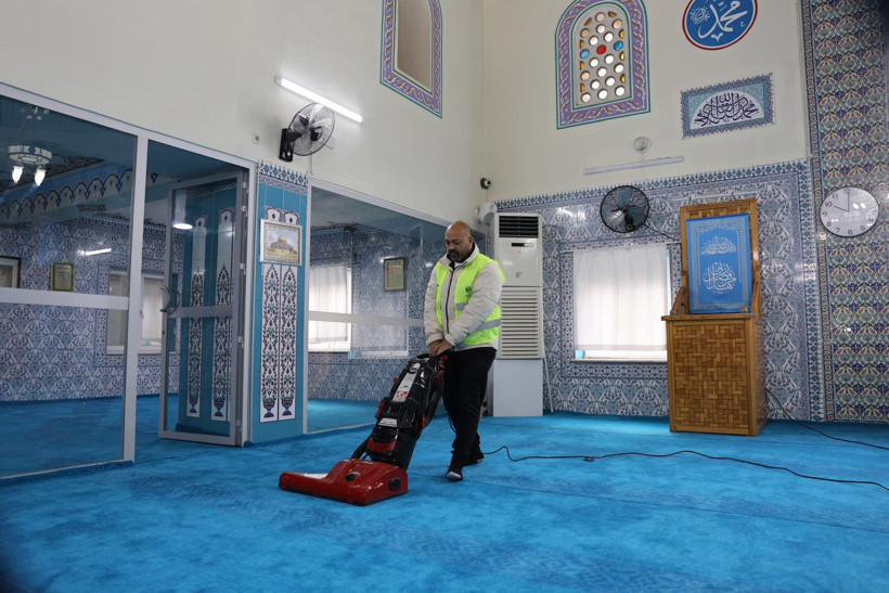 Yunusemre’de camiler pırıl pırıl oluyor - Resim : 4