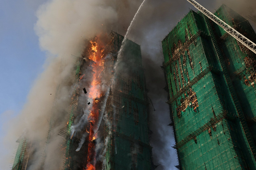 1900 daireli site yanıyor: Onlarca kişi öldü yüzlerce kişi kayıp, Hong Kong'da facia - Resim : 5
