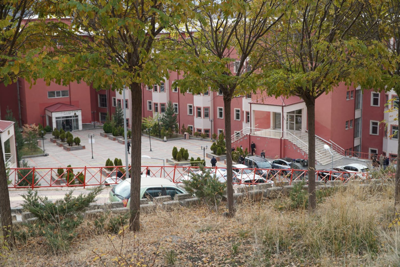 Gümüşhane'de kadın memuru rehin alan şüpheli susma hakkını kullandı - Resim : 5