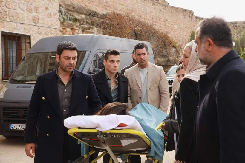 Uzak Şehir'in Kaya'sı Atakan Özkaya’nın baba özlemi yürekleri yaktı! O not herkesi ağlattı - Resim : 13