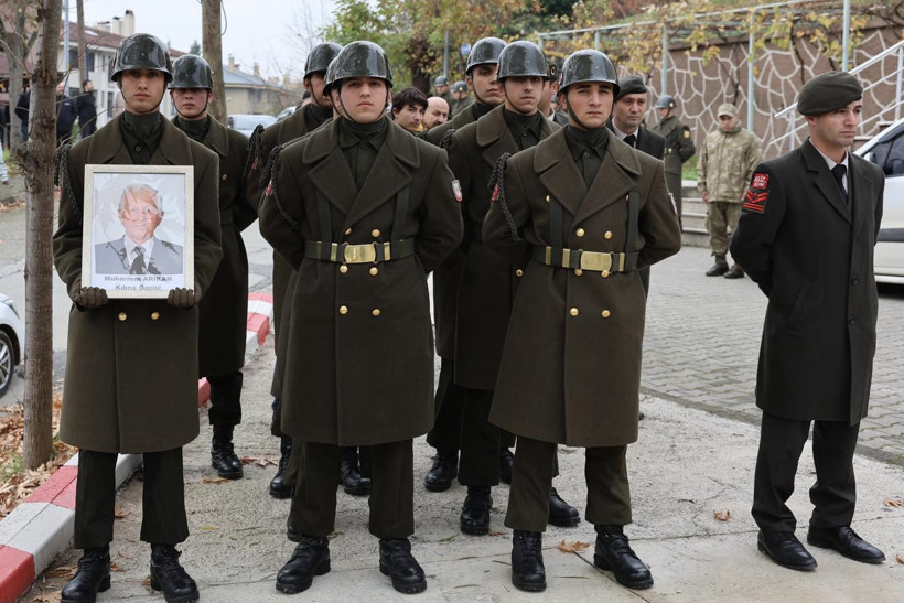 Kahraman Kıbrız Gazimize son veda - Resim : 2