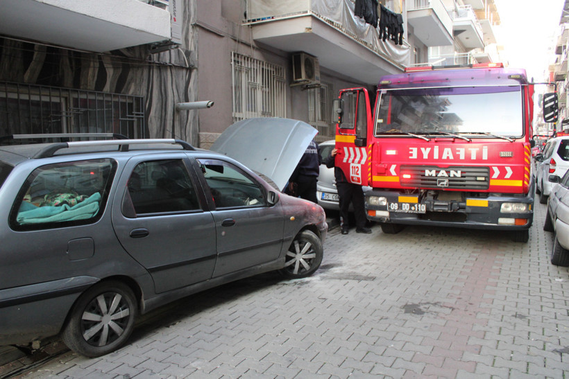 Dumanlar yükselirken esnaf koştu: Yangın büyümeden söndü! - Resim : 3