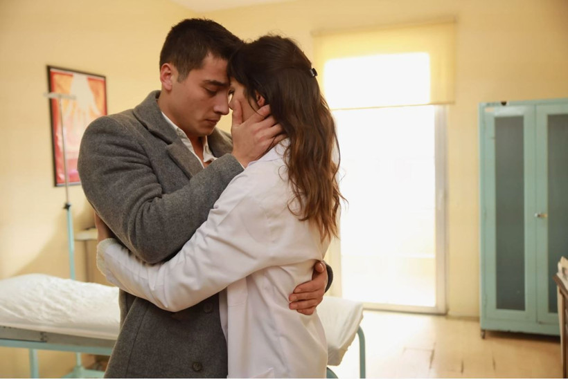 Uzak Şehir'in Kaya'sı Atakan Özkaya’nın baba özlemi yürekleri yaktı! O not herkesi ağlattı - Resim : 14