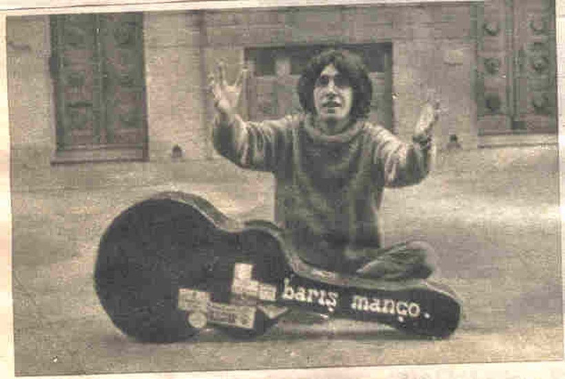 Türk Müziği’nin dev ismi Barış Manço’nun hiç görmediğiniz çocukluk karesi olay oldu! 7'den 77'ye herkesin sevgilisiydi - Resim: 4