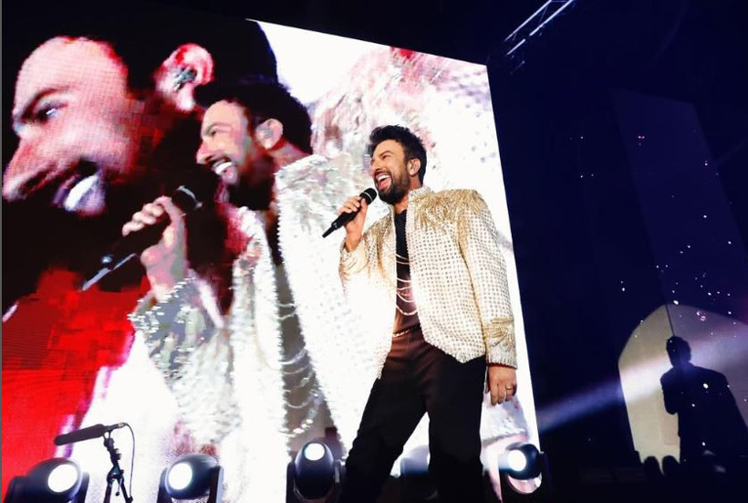 Megastar Tarkan dönüyor: Site çöktü, bilet fiyatı el yakıyor! - Resim : 2