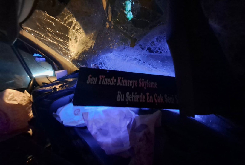 Minibüs, TIR’a çarptı; 2 yaralı - Resim : 1