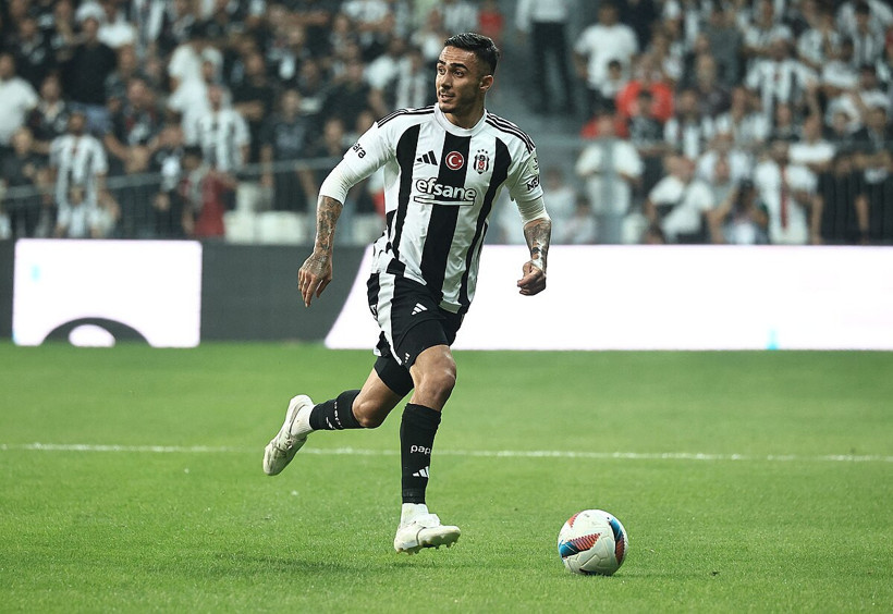 Eşref Rüya'nın Nisan'ı Demet Özdemir Beşiktaşlı Emirhan Topçu ile aşk mı yaşıyor? Yaş farkı dikkat çekti! - Resim : 20