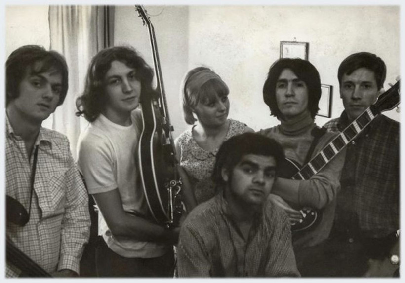 Türk Müziği’nin dev ismi Barış Manço’nun hiç görmediğiniz çocukluk karesi olay oldu! 7'den 77'ye herkesin sevgilisiydi - Resim: 61