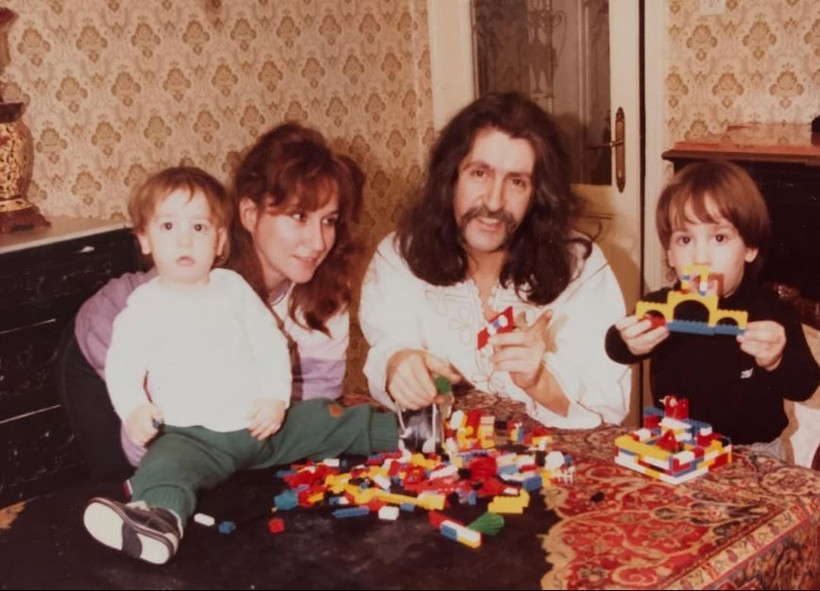 Türk Müziği’nin dev ismi Barış Manço’nun hiç görmediğiniz çocukluk karesi olay oldu! 7'den 77'ye herkesin sevgilisiydi - Resim: 55