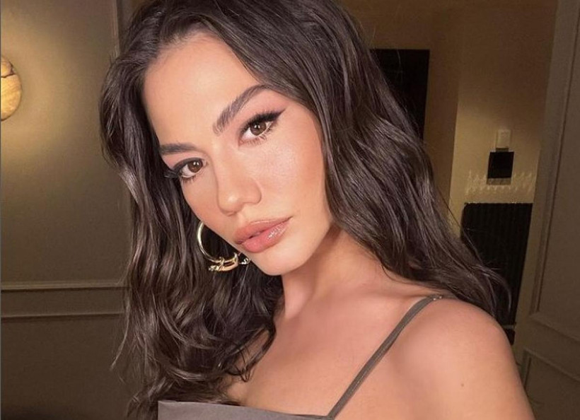 Eşref Rüya'nın Nisan'ı Demet Özdemir Beşiktaşlı Emirhan Topçu ile aşk mı yaşıyor? Yaş farkı dikkat çekti! - Resim : 9