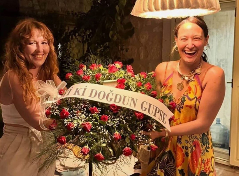 Çocukluk fotoğrafındaki o minik kız şaşırttı! Şu an tüm Türkiye'nin tanıdığı bir isim - Resim: 28