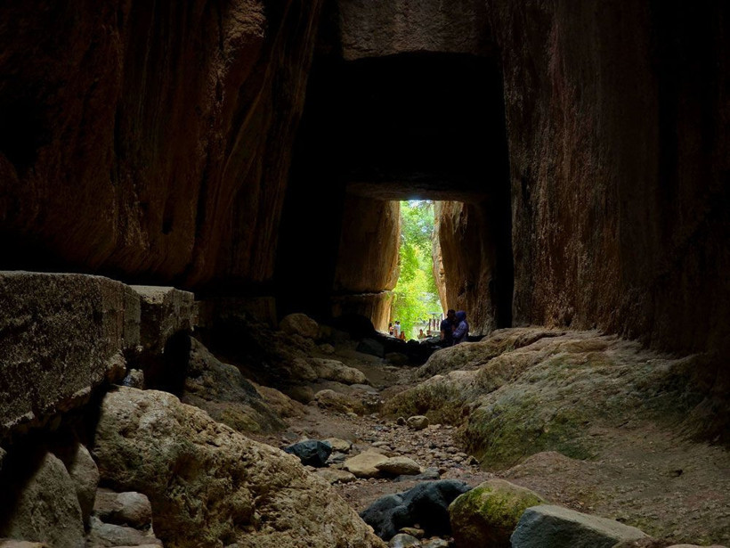 Türkiye’deki tarihi sırra turist akını! İçeri adım atanın tüyleri diken diken oluyor - Resim: 6