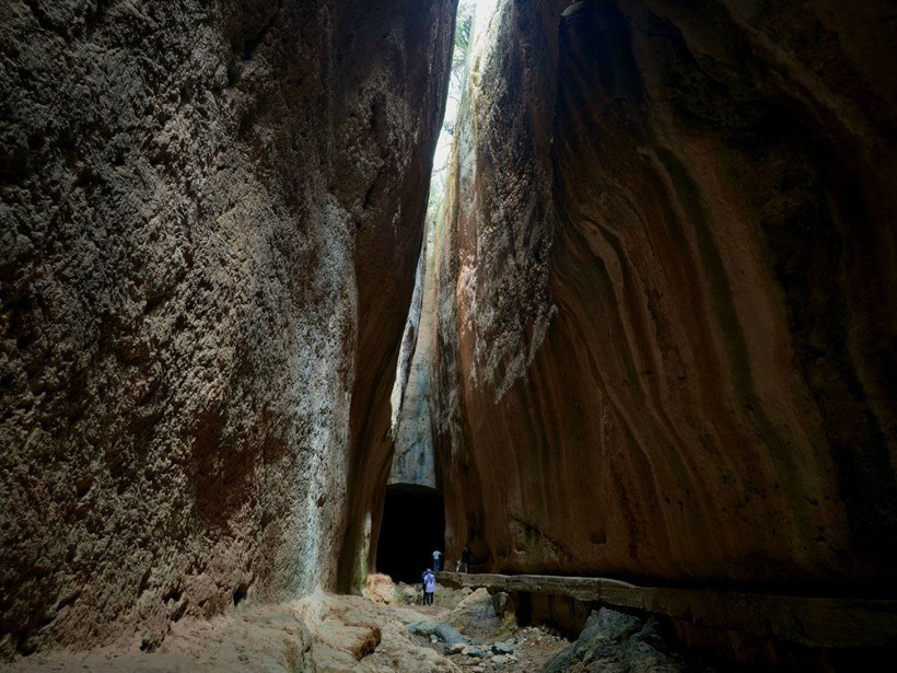 Türkiye’deki tarihi sırra turist akını! İçeri adım atanın tüyleri diken diken oluyor - Resim: 3
