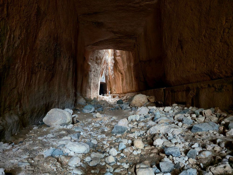 Türkiye’deki tarihi sırra turist akını! İçeri adım atanın tüyleri diken diken oluyor - Resim: 2