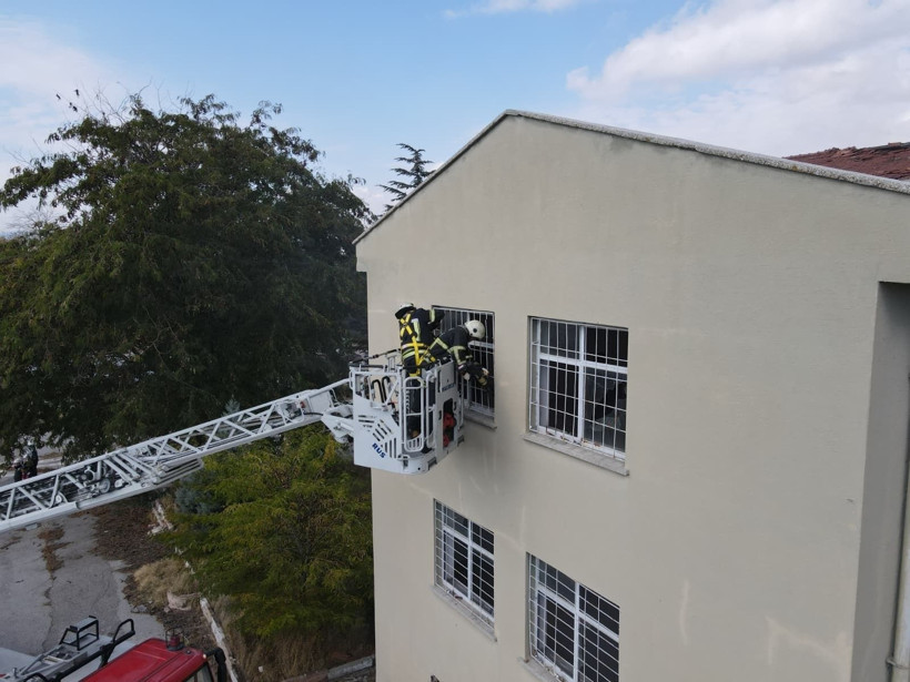 Kentsel yangın senaryosu gerçeği aratmadı! Çorum'da dev tatbikat! - Resim: 13