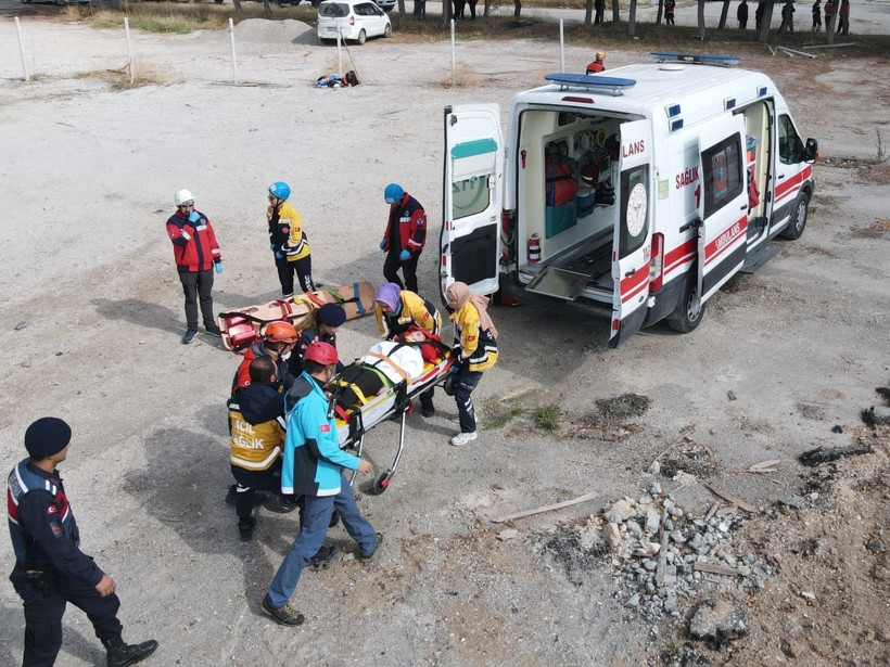 Kentsel yangın senaryosu gerçeği aratmadı! Çorum'da dev tatbikat! - Resim: 4