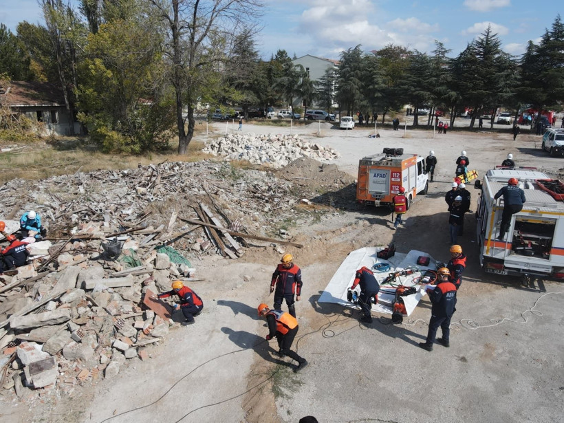 Kentsel yangın senaryosu gerçeği aratmadı! Çorum'da dev tatbikat! - Resim: 1