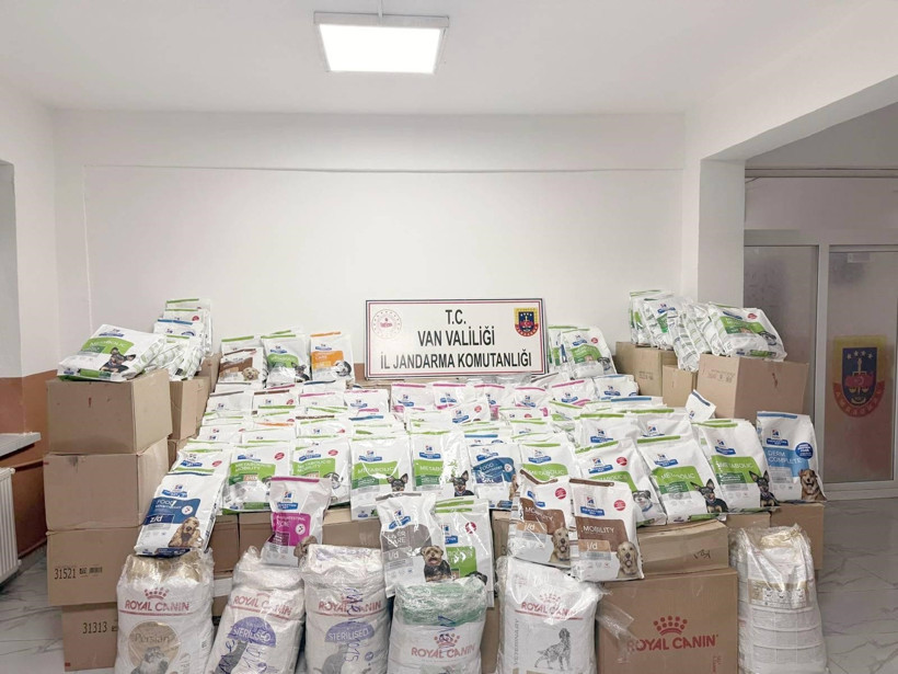 Jandarmadan dev operasyon! Servet değerinde kaçak eşyalar ele geçirildi - Resim : 2