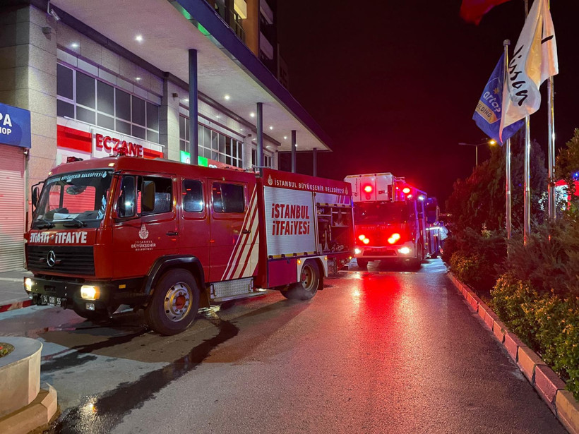 27 katlı otelde yangın: 4 kişi hastaneye kaldırıldı - Resim : 1