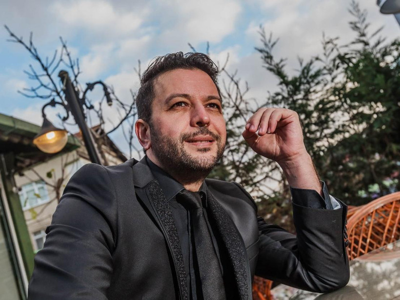 Ünlü türkücü Nihat Doğan canlı yayında çıldırdı! Kuryeye gözdağı verdi: Gece yataklarınıza girer kabus olurum - Resim : 7