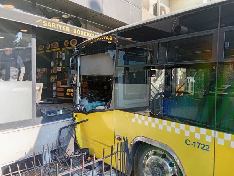 İETT otobüsü börekçiye daldı! 4 yaralı - Resim : 3