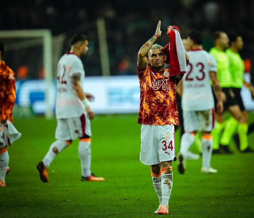 Devrim Özkan’dan Lucas Torreira’ya buz gibi ret: Aşk ilanı yaptı, takip havada kaldı - Resim : 12