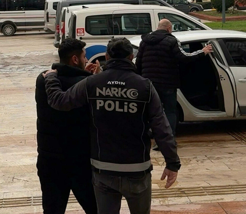 Saksıda kenevir yetiştiriyordu: 22 yaşında tutuklandı! - Resim : 4