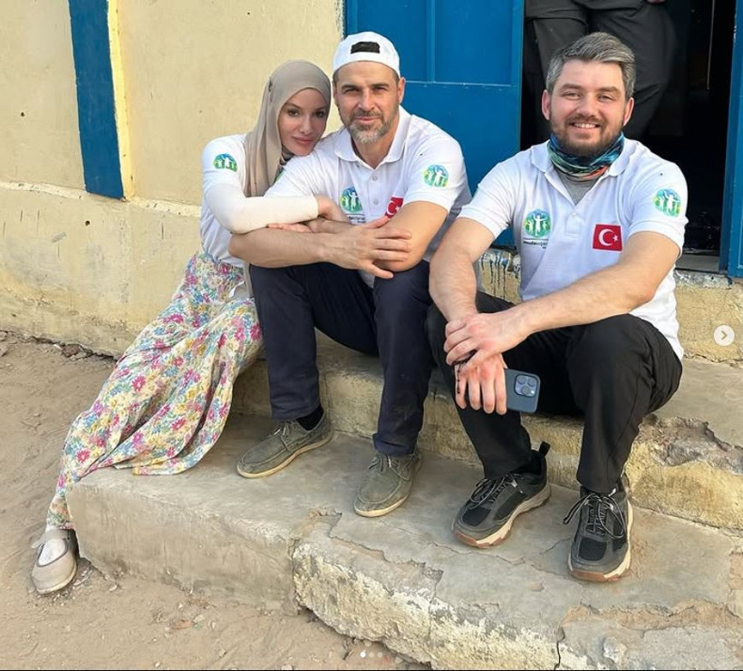 Umuda Koşanlar Derneği'nin Kurucusu Gamze Özçelik ve eşi Reşhad Strik'ten romantik paylaşım: "Benim cennetim..." - Resim : 18