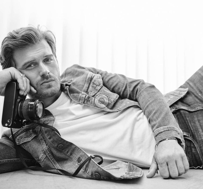 Bu maviş gözlü sarışın minik çocuk kim? Görenler tanımadı: Türkiye’nin en iyi erkek oyuncularından biri - Resim: 42